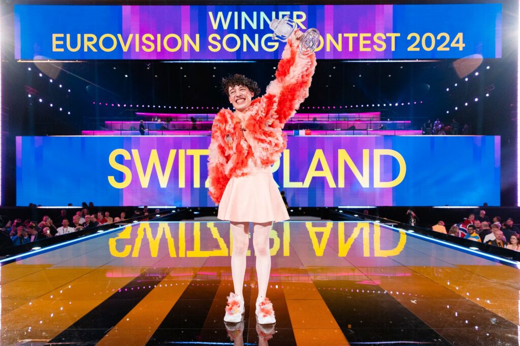 Nemo da Suíça se tornou a primeira pessoa não binária a vencer o Eurovision