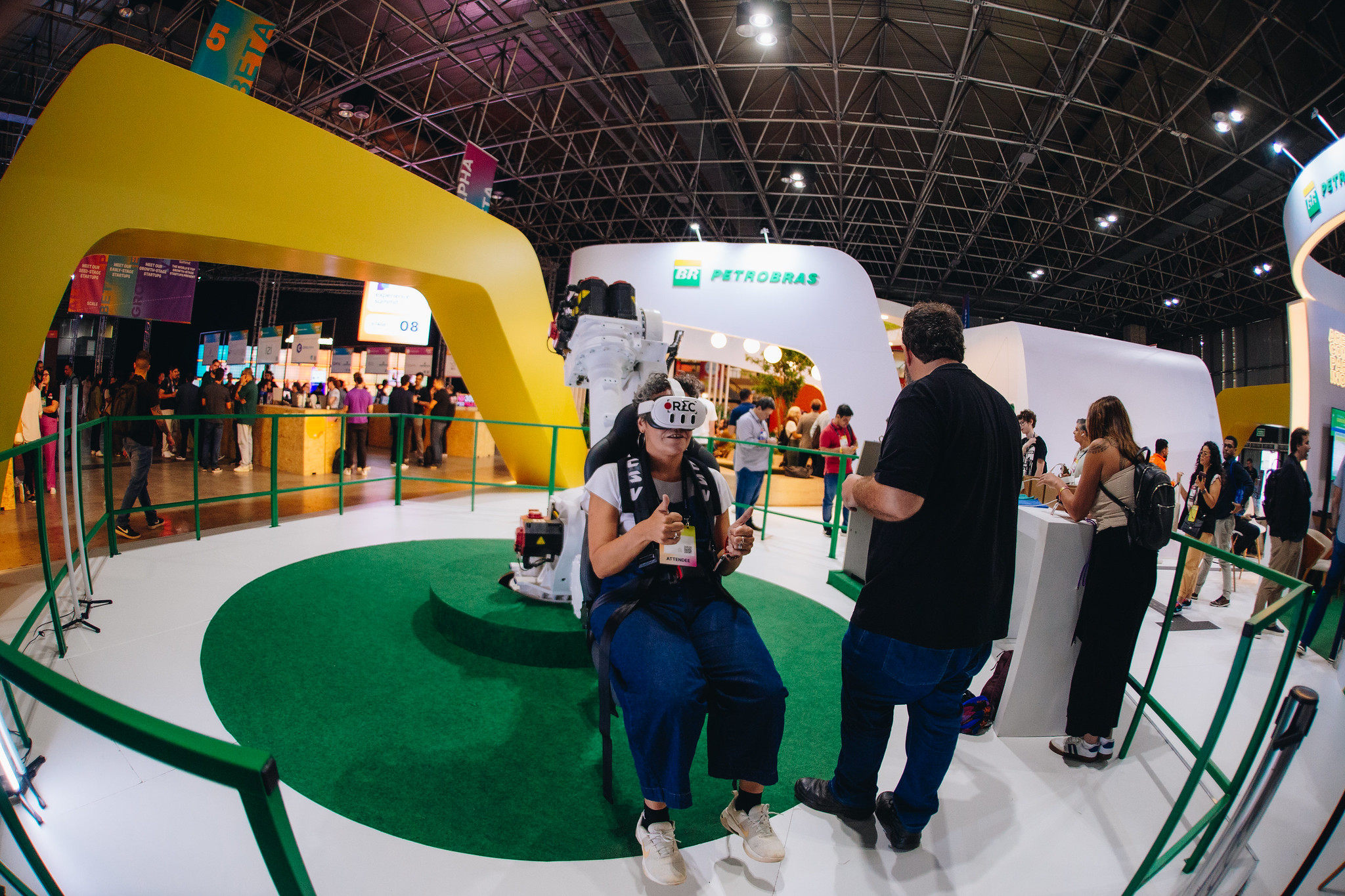 Experiências de marca no Web Summit Rio 2025