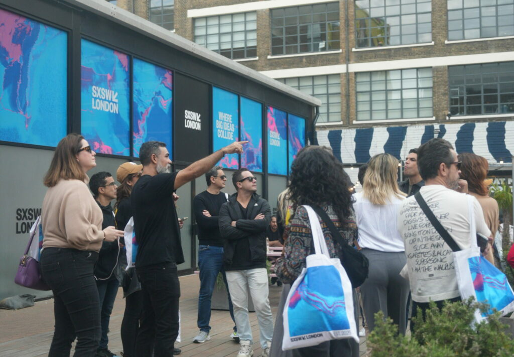 O que um evento que surge em 2025 nos diz sobre o futuro deste mercado? Descubra os aprendizados que vimos no SXSW London para quem cria eventos e experiências. Evento 2025.